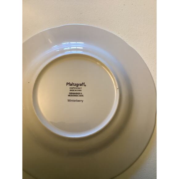 Pfaltzgraff Winterberry * Christmas Dinner Plate. Luncheon, and Salad Plates - Picture 2 of 5